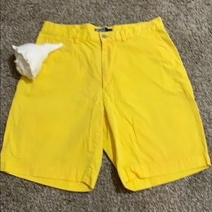 Canary yellow men’s polo shorts 🤩🐥🌞